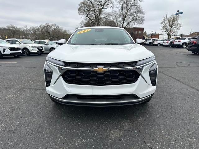 new 2025 Chevrolet Trax car, priced at $23,995