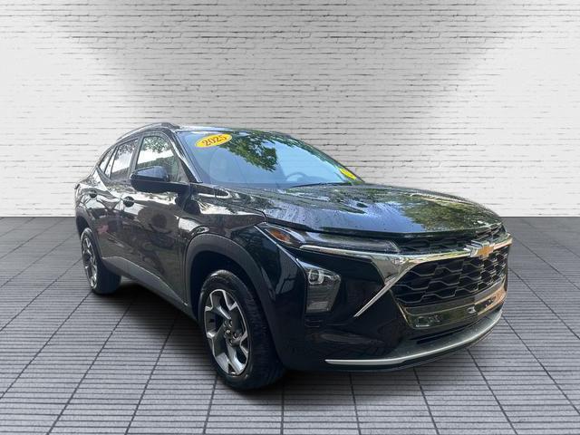 new 2025 Chevrolet Trax car, priced at $25,650
