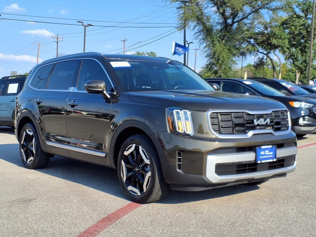 used 2024 Kia Telluride car, priced at $37,670