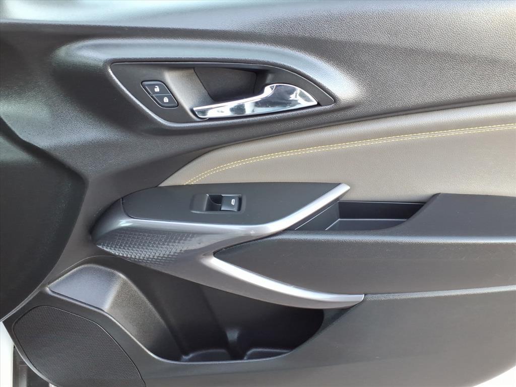 used 2025 Chevrolet Trax car, priced at $24,440