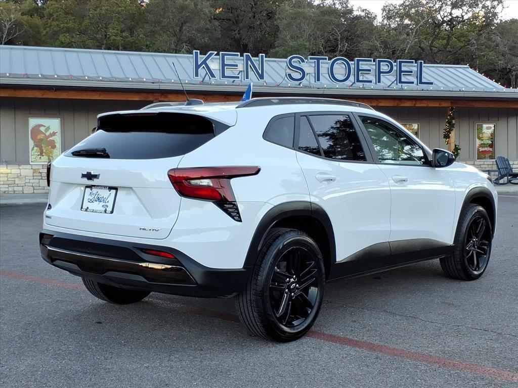 used 2025 Chevrolet Trax car, priced at $24,440