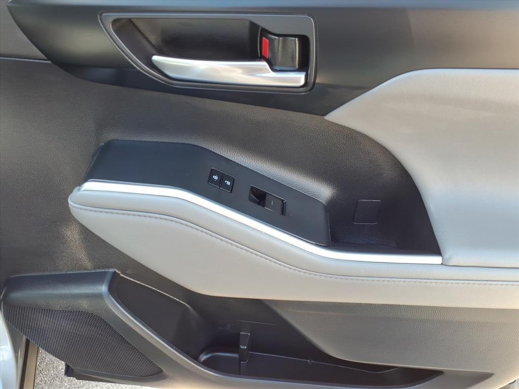used 2023 Toyota Highlander car, priced at $35,653
