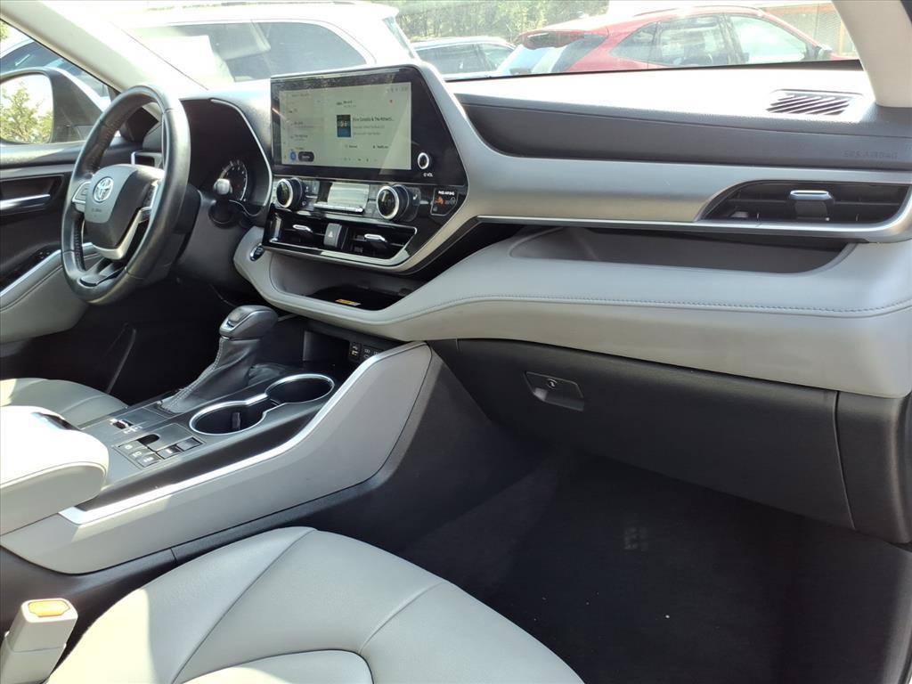 used 2023 Toyota Highlander car, priced at $35,653