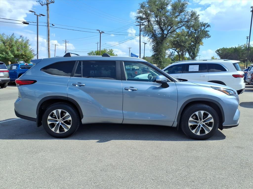 used 2023 Toyota Highlander car, priced at $35,653