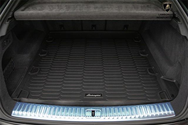 used 2022 Lamborghini Urus car, priced at $189,999