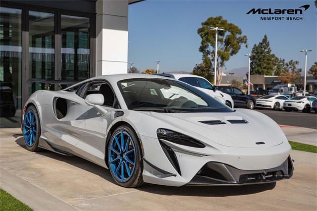 used 2023 McLaren Artura car, priced at $259,999