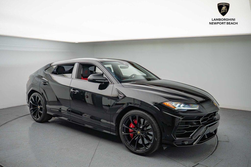 used 2022 Lamborghini Urus car, priced at $213,988