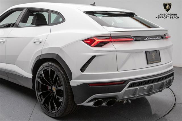 used 2022 Lamborghini Urus car, priced at $224,988