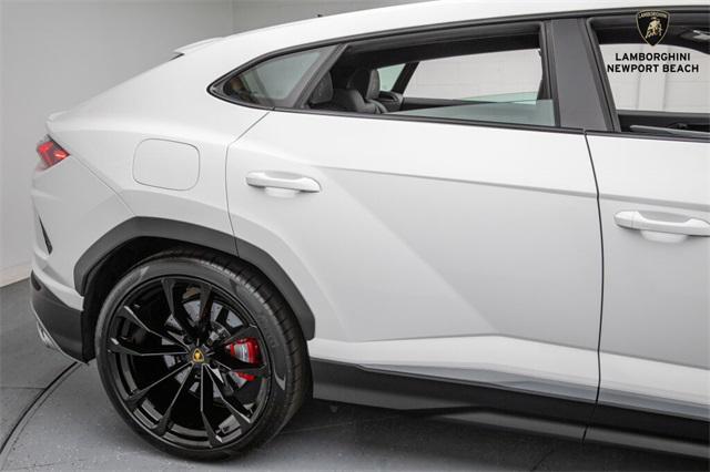 used 2022 Lamborghini Urus car, priced at $224,988