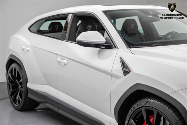 used 2022 Lamborghini Urus car, priced at $224,988