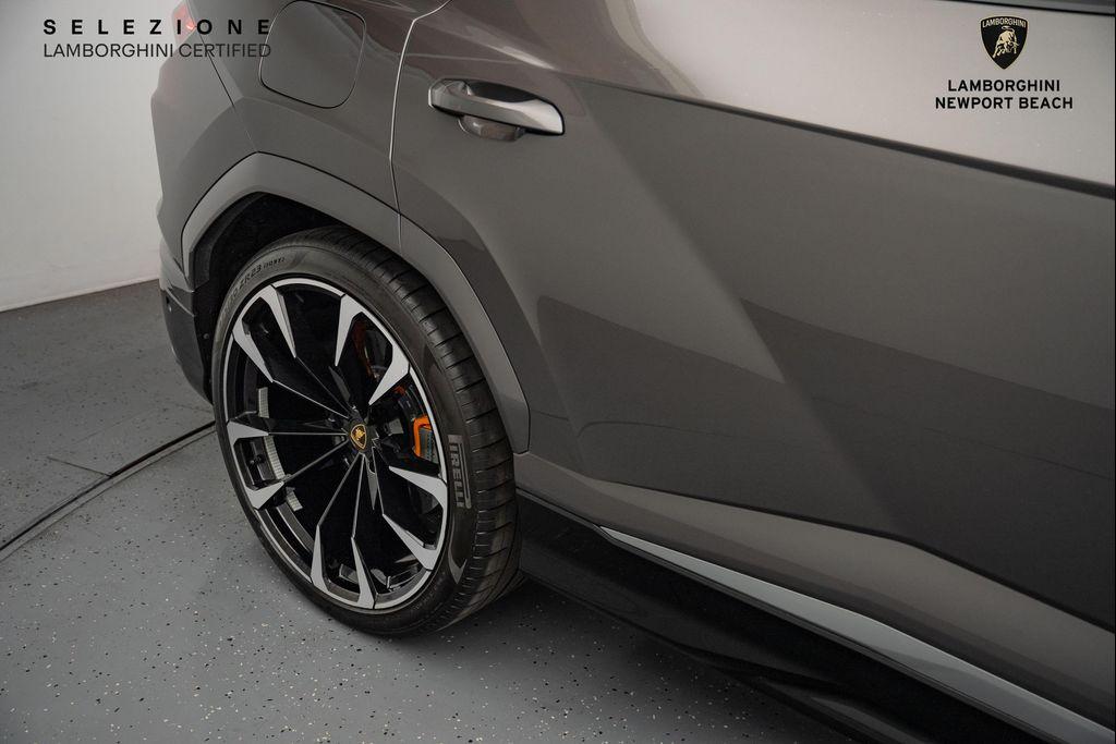used 2021 Lamborghini Urus car, priced at $199,798