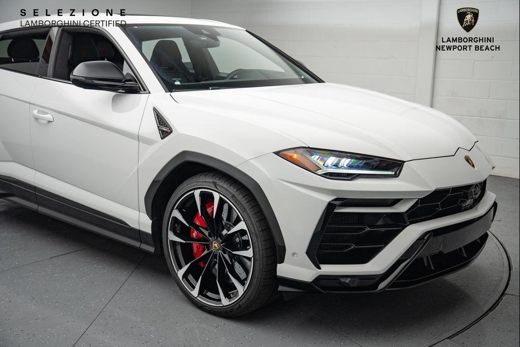 used 2022 Lamborghini Urus car, priced at $215,538