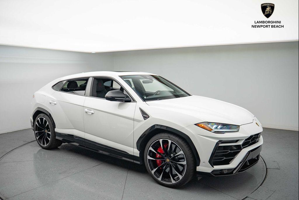 used 2022 Lamborghini Urus car, priced at $218,363