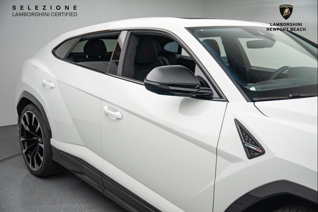used 2022 Lamborghini Urus car, priced at $215,538