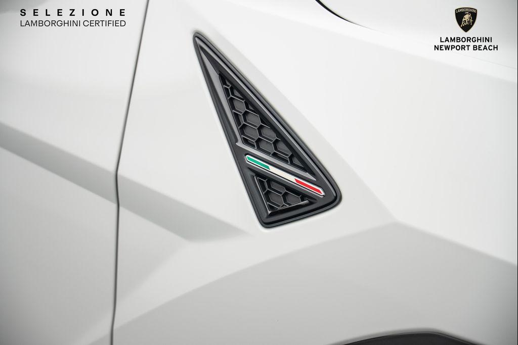 used 2022 Lamborghini Urus car, priced at $215,538