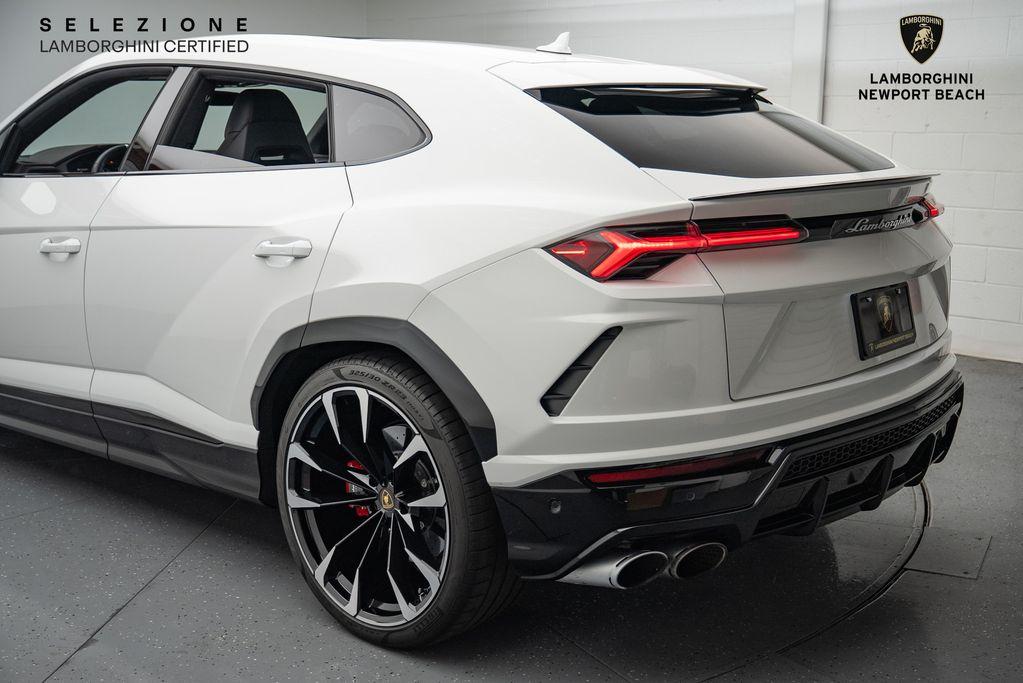 used 2022 Lamborghini Urus car, priced at $215,538