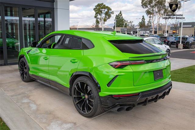 used 2022 Lamborghini Urus car, priced at $215,788