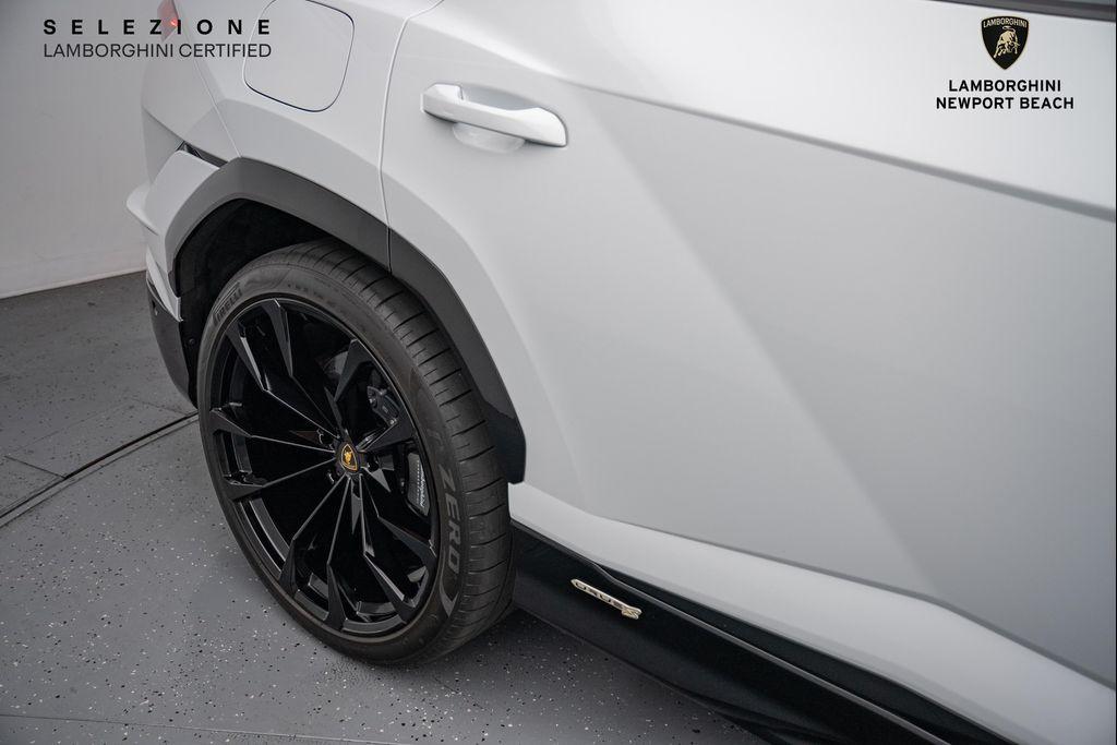 used 2024 Lamborghini Urus car, priced at $267,805