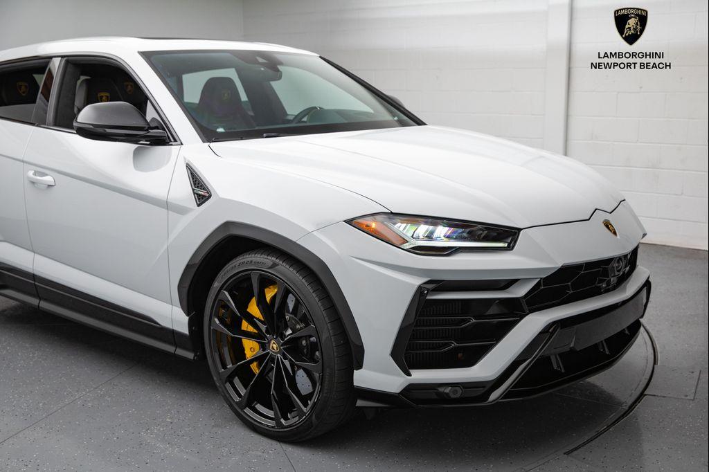 used 2022 Lamborghini Urus car, priced at $199,999