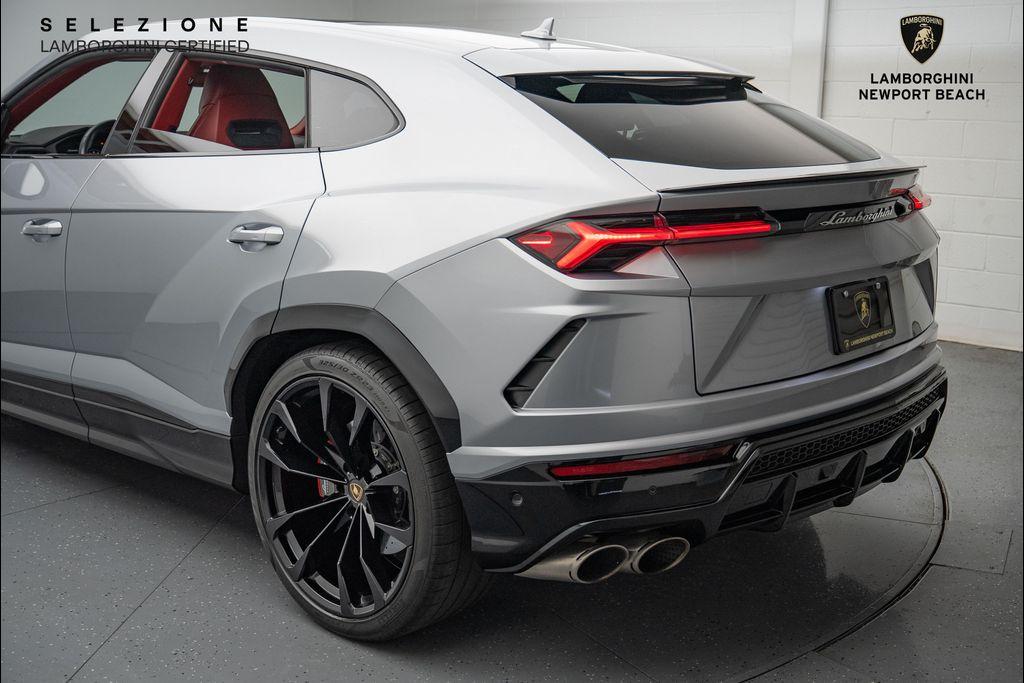 used 2022 Lamborghini Urus car, priced at $217,798