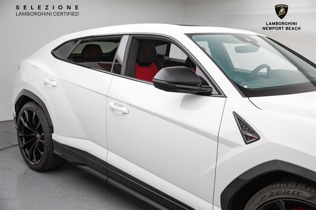 used 2022 Lamborghini Urus car, priced at $235,578