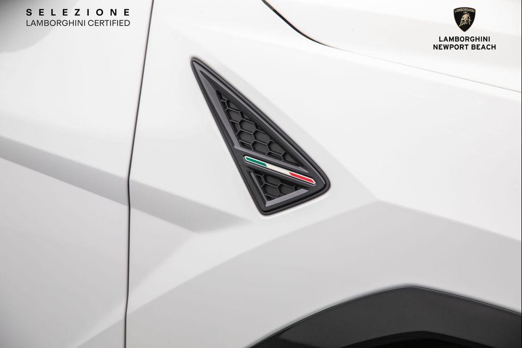 used 2022 Lamborghini Urus car, priced at $228,320