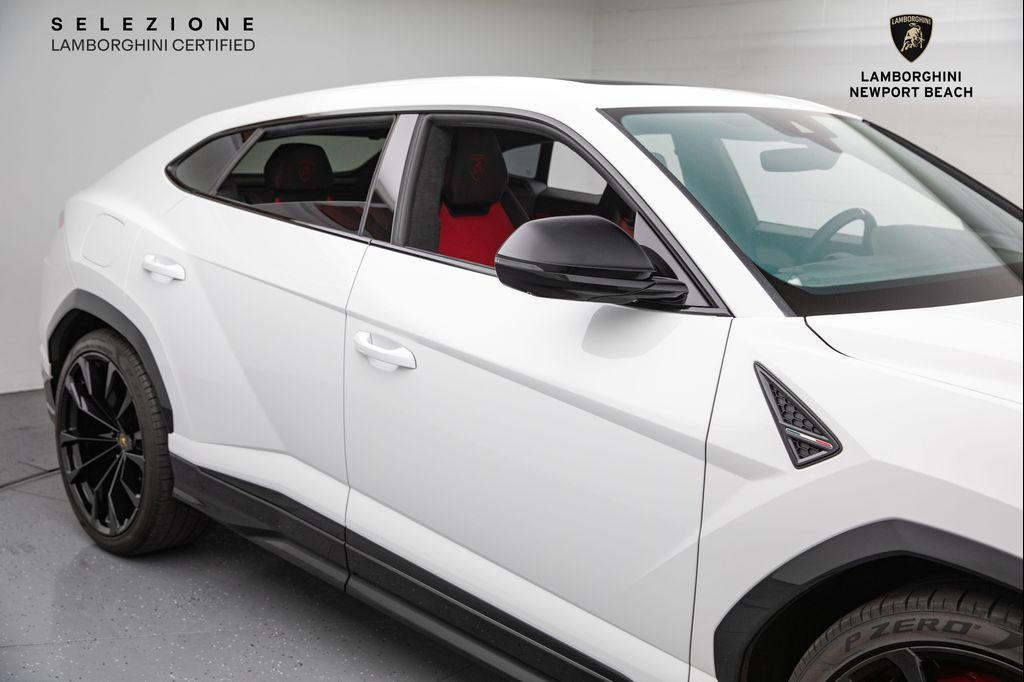 used 2022 Lamborghini Urus car, priced at $228,320