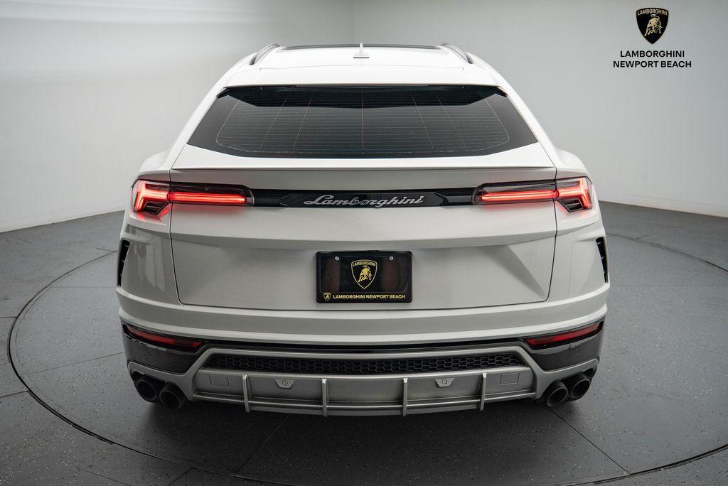 used 2019 Lamborghini Urus car, priced at $156,069