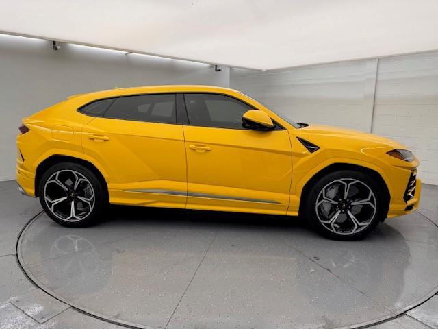 used 2022 Lamborghini Urus car, priced at $222,238