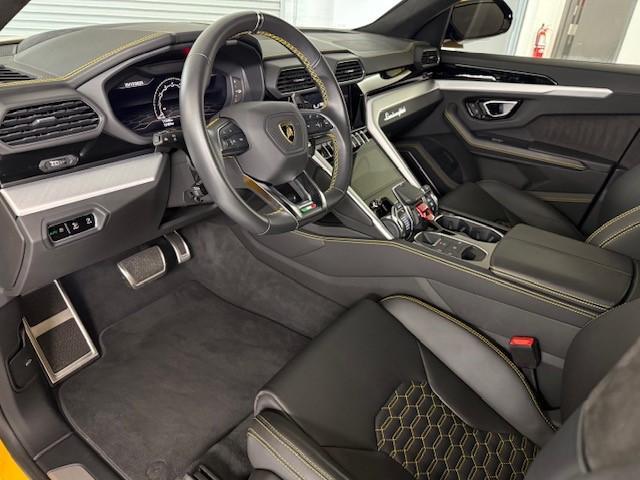 used 2022 Lamborghini Urus car, priced at $222,238