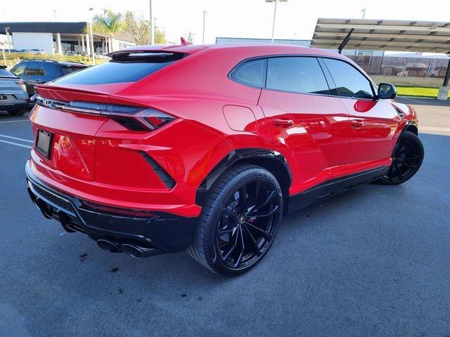 used 2022 Lamborghini Urus car, priced at $229,999