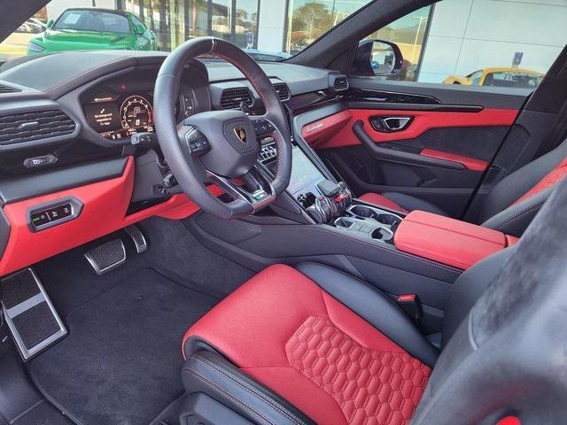 used 2022 Lamborghini Urus car, priced at $229,999