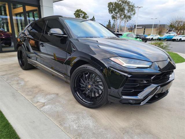 used 2020 Lamborghini Urus car, priced at $187,272