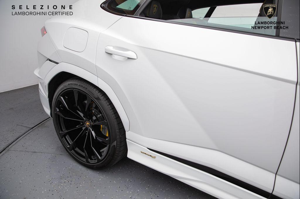 used 2023 Lamborghini Urus car, priced at $249,988