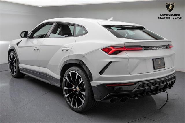 used 2022 Lamborghini Urus car, priced at $235,968