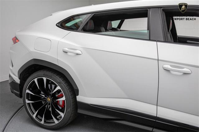 used 2022 Lamborghini Urus car, priced at $235,968