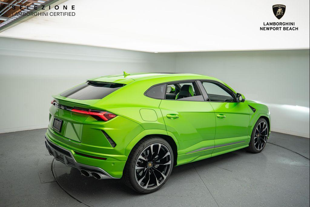 used 2022 Lamborghini Urus car, priced at $239,308
