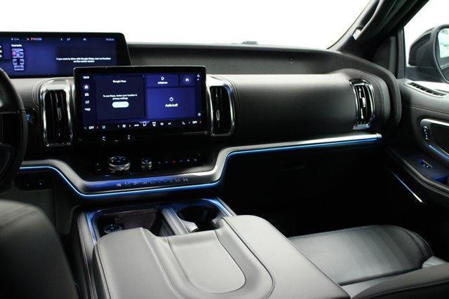 new 2025 Ford Expedition car, priced at $78,862