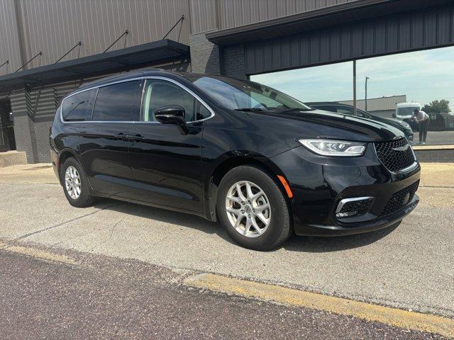 used 2022 Chrysler Pacifica car, priced at $23,962