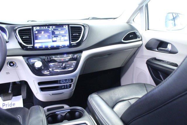 used 2022 Chrysler Pacifica car, priced at $23,462