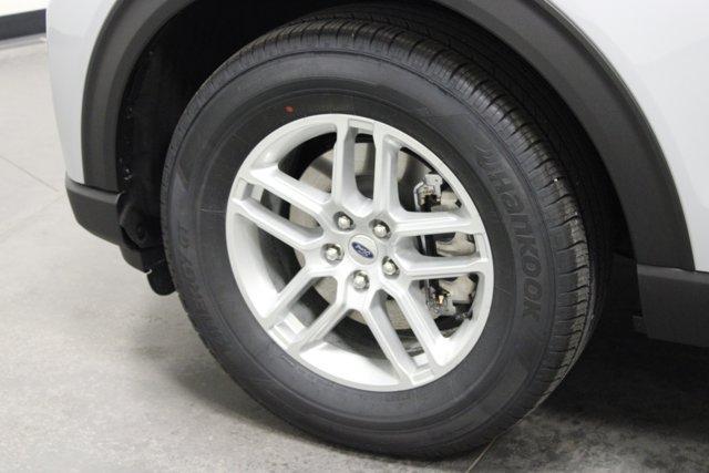 new 2025 Ford Explorer car, priced at $40,738