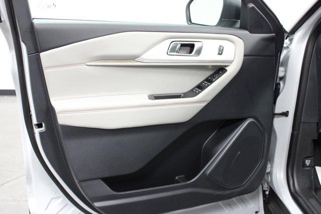 new 2025 Ford Explorer car, priced at $45,662