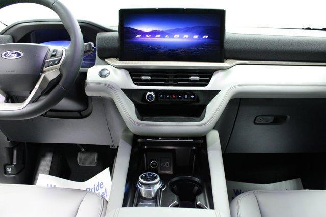 new 2025 Ford Explorer car, priced at $45,662