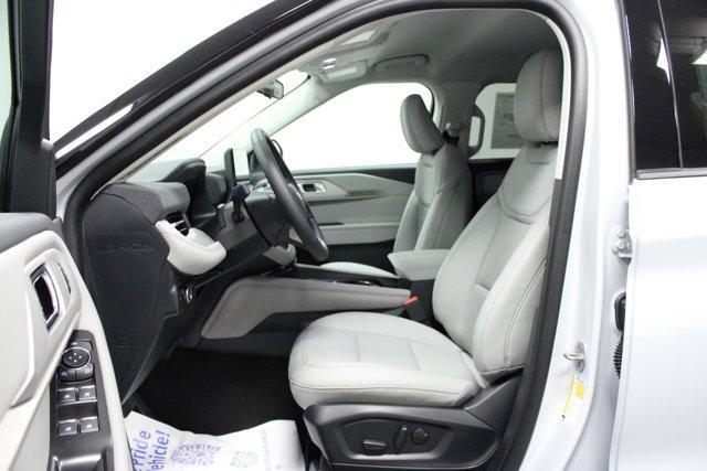 new 2025 Ford Explorer car, priced at $45,662