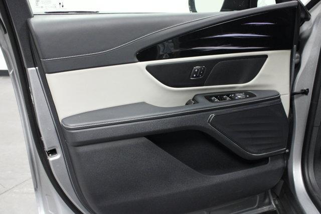 used 2024 Lincoln Nautilus car, priced at $43,962
