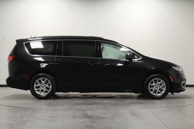 used 2022 Chrysler Pacifica car, priced at $21,962