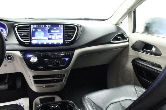 used 2022 Chrysler Pacifica car, priced at $21,962