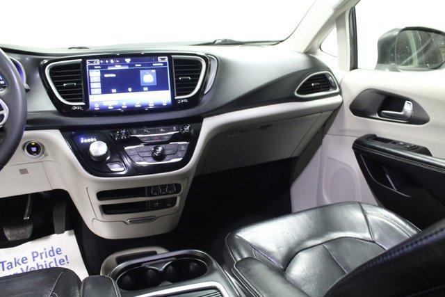 used 2022 Chrysler Pacifica car, priced at $20,962