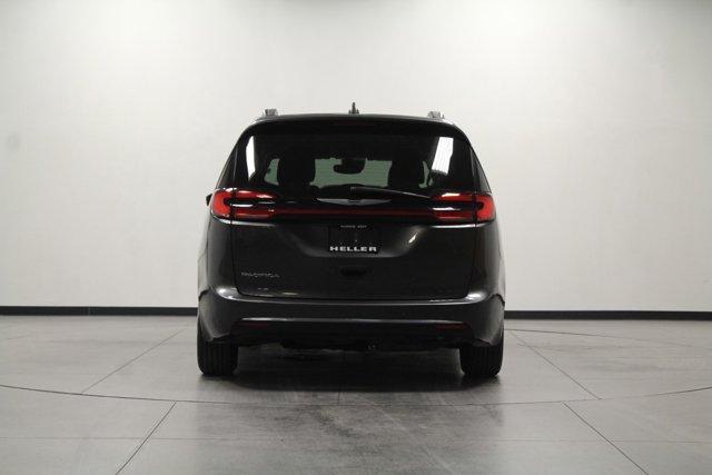 used 2022 Chrysler Pacifica car, priced at $20,962