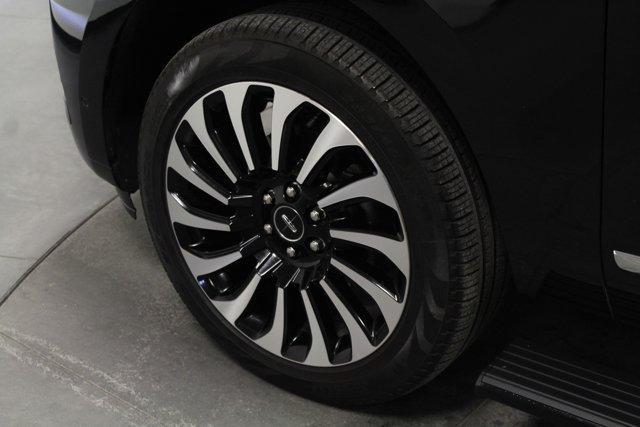 used 2024 Lincoln Navigator car, priced at $82,962